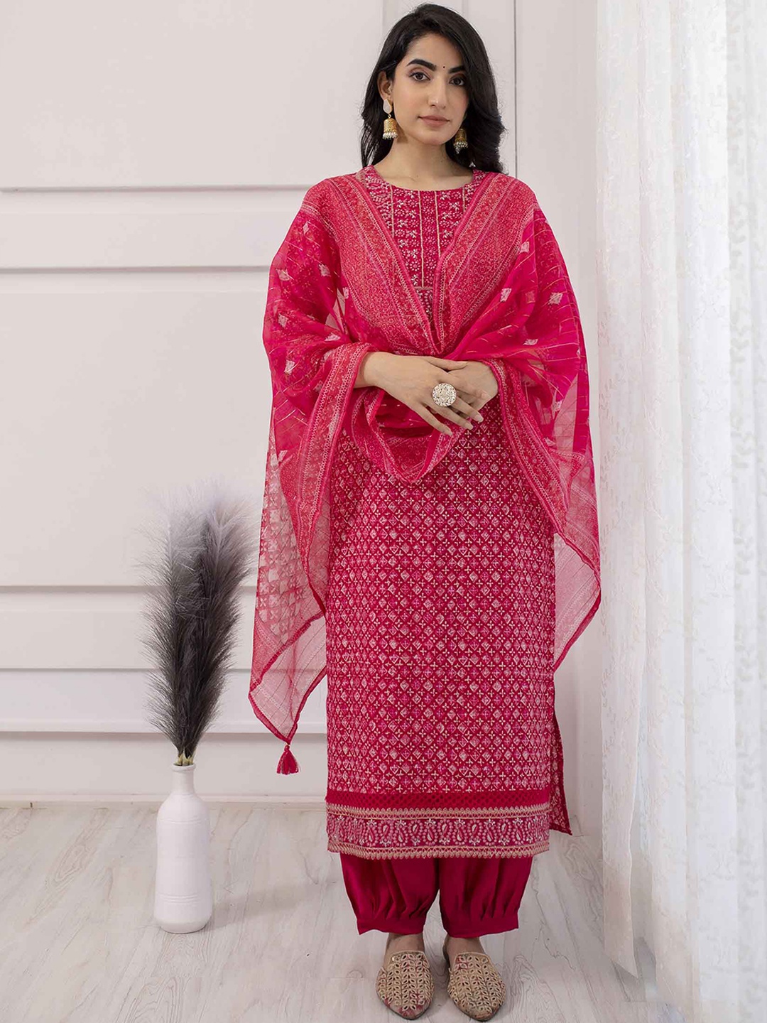 

Nehamta Floral Embroidered Regular Kurta With Salwar & Dupatta, Pink