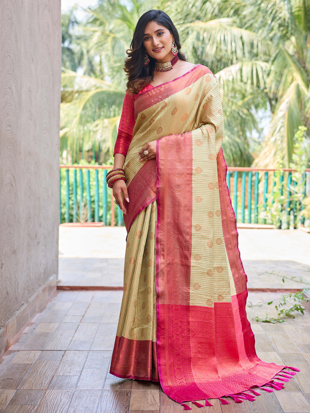 

Mitera Green & Pink Woven Design Zari Saree