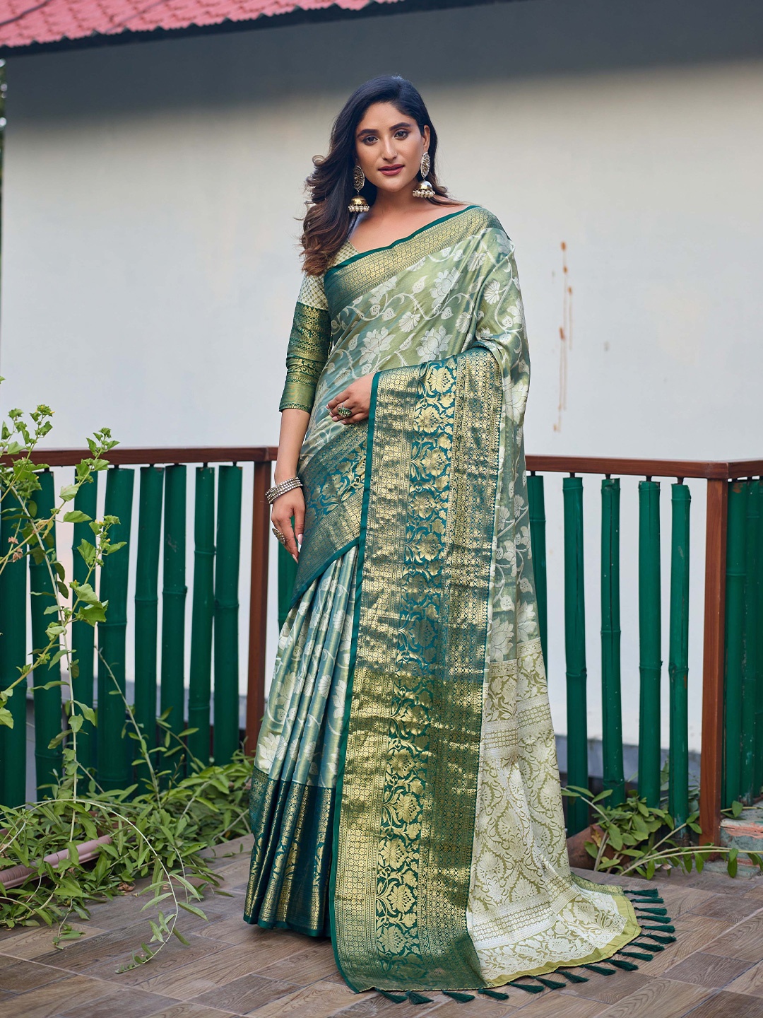 

Mitera Green & Silver-Toned Floral Woven Design Zari Kanjeevaram Saree