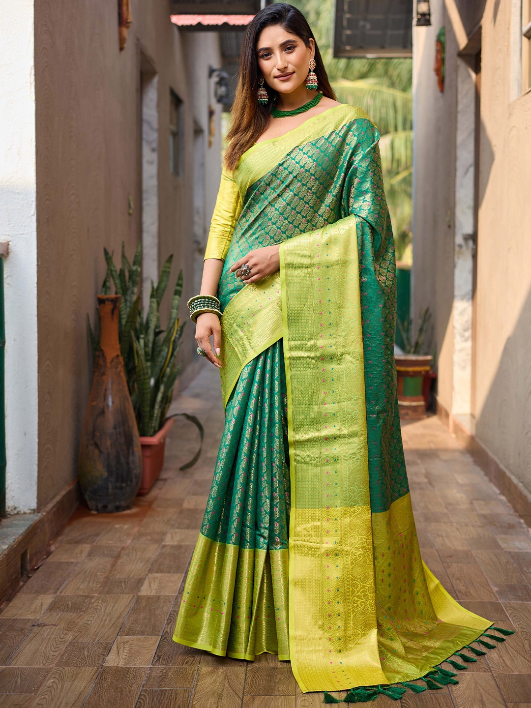 

Mitera Green & Gold-Toned Ethnic Motifs Woven Design Zari Kanjeevaram Saree