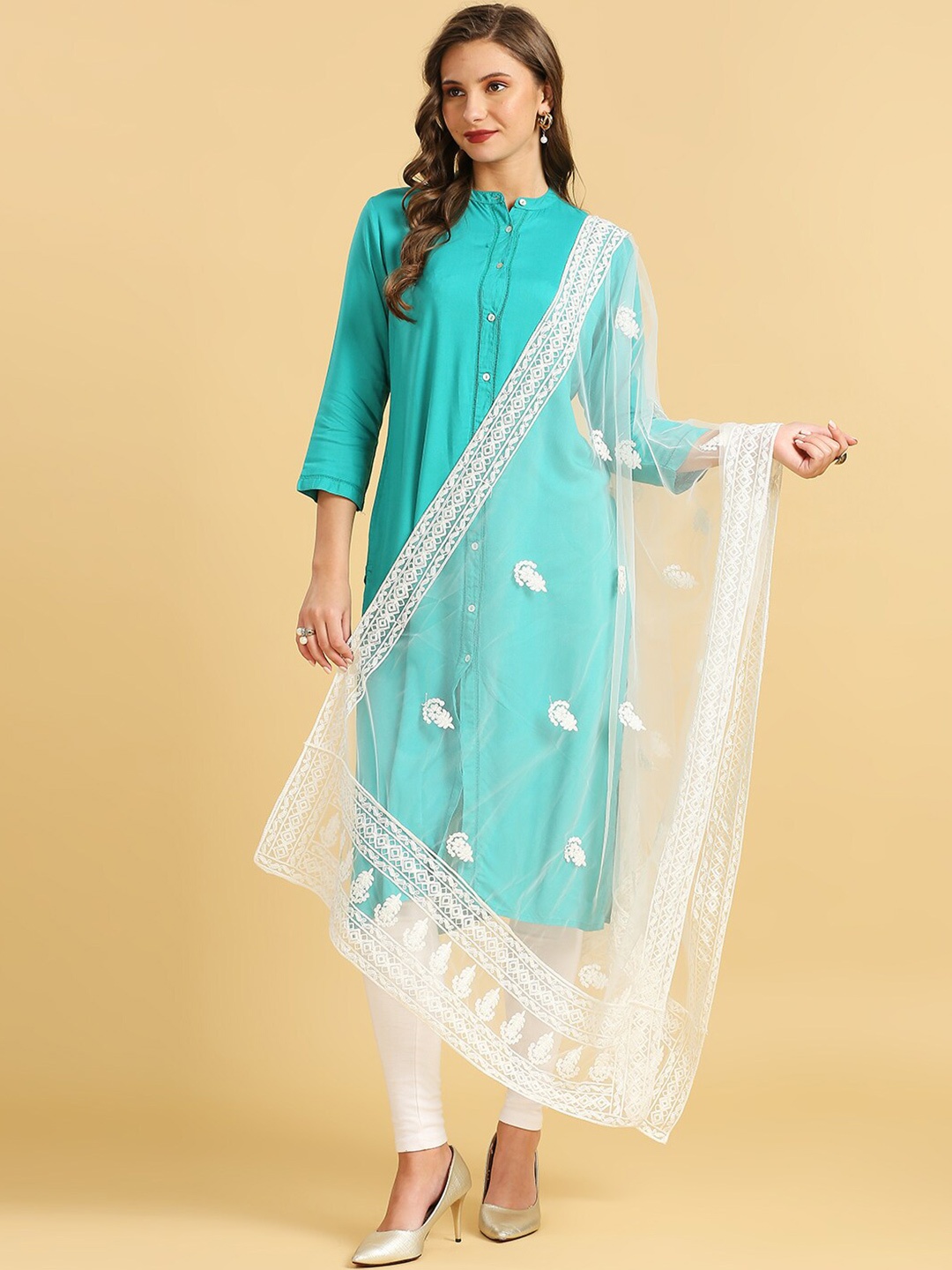 

Dupatta Bazaar Floral Embroidered Net Dupatta With Thread Work, White