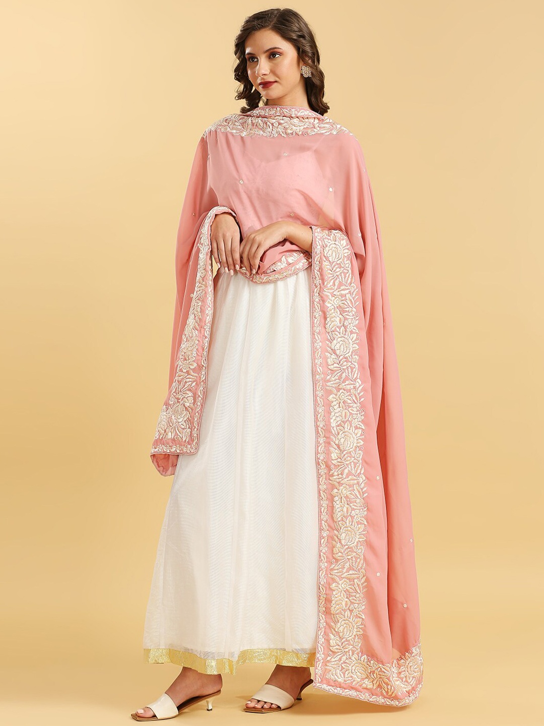 

Dupatta Bazaar Embroidered Dupatta with Thread Work, Pink