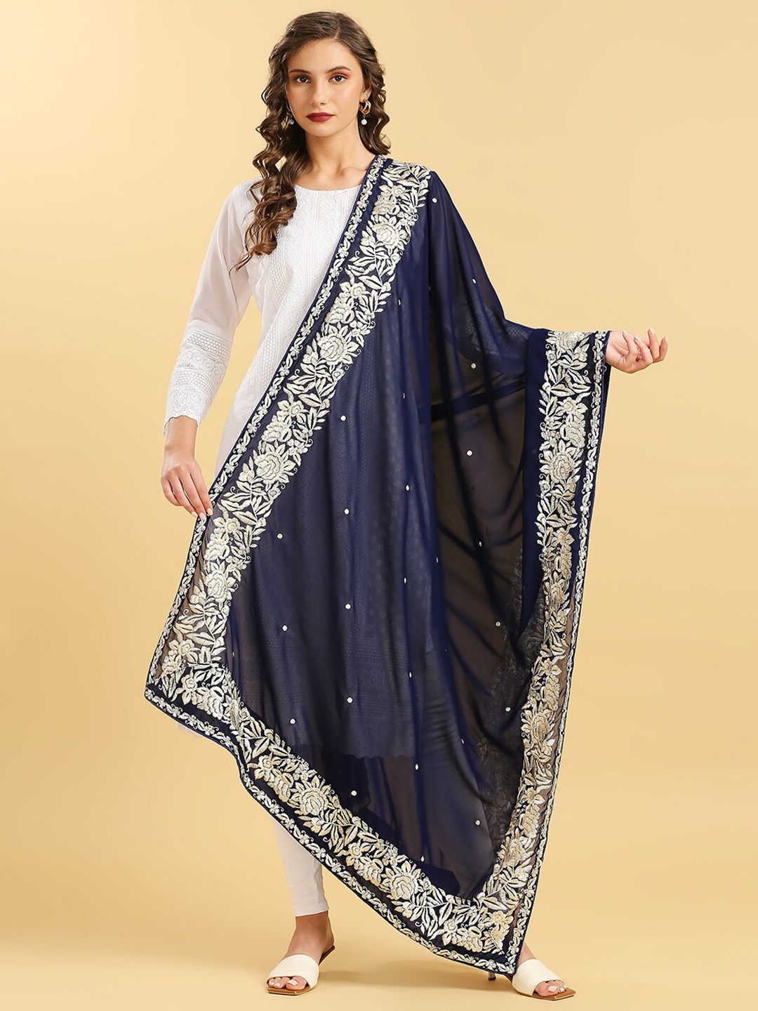 

Dupatta Bazaar Floral Embroidered Georgette Dupatta With Thread Work, Navy blue