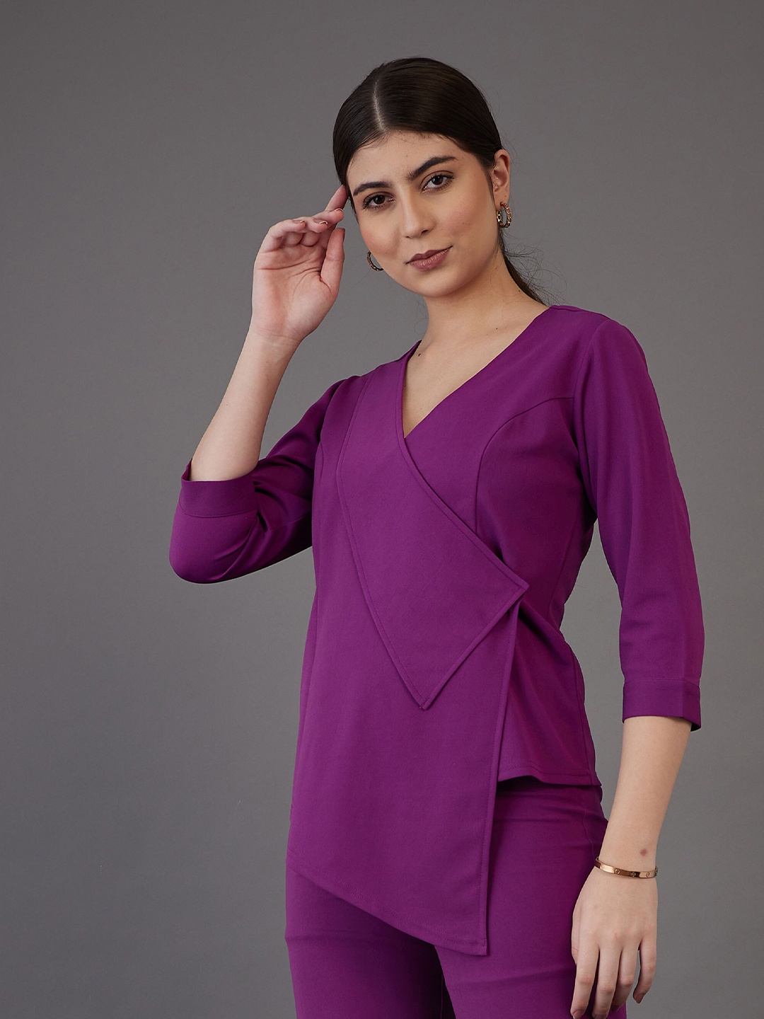 

SASSAFRAS worklyf V-Neck Asymmetric Top, Purple