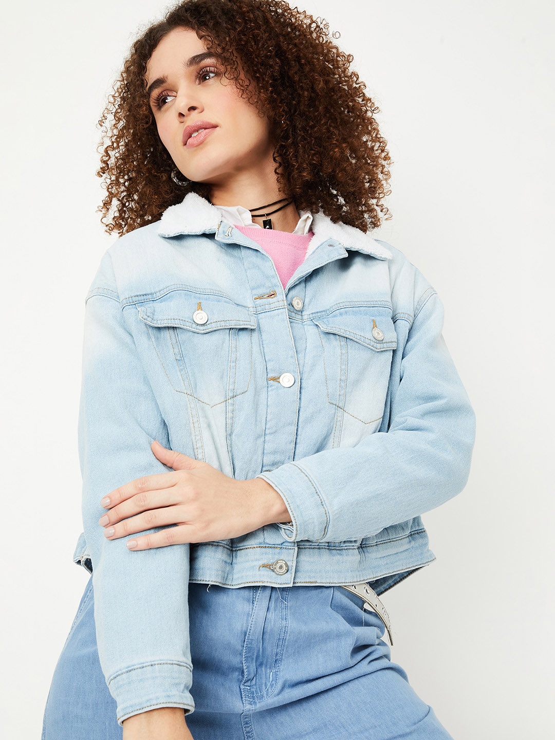 

max Washed Spread Collar Crop Denim Jacket, Blue