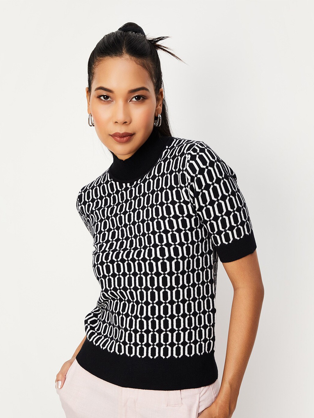 

max Geometric Printed Top, Black