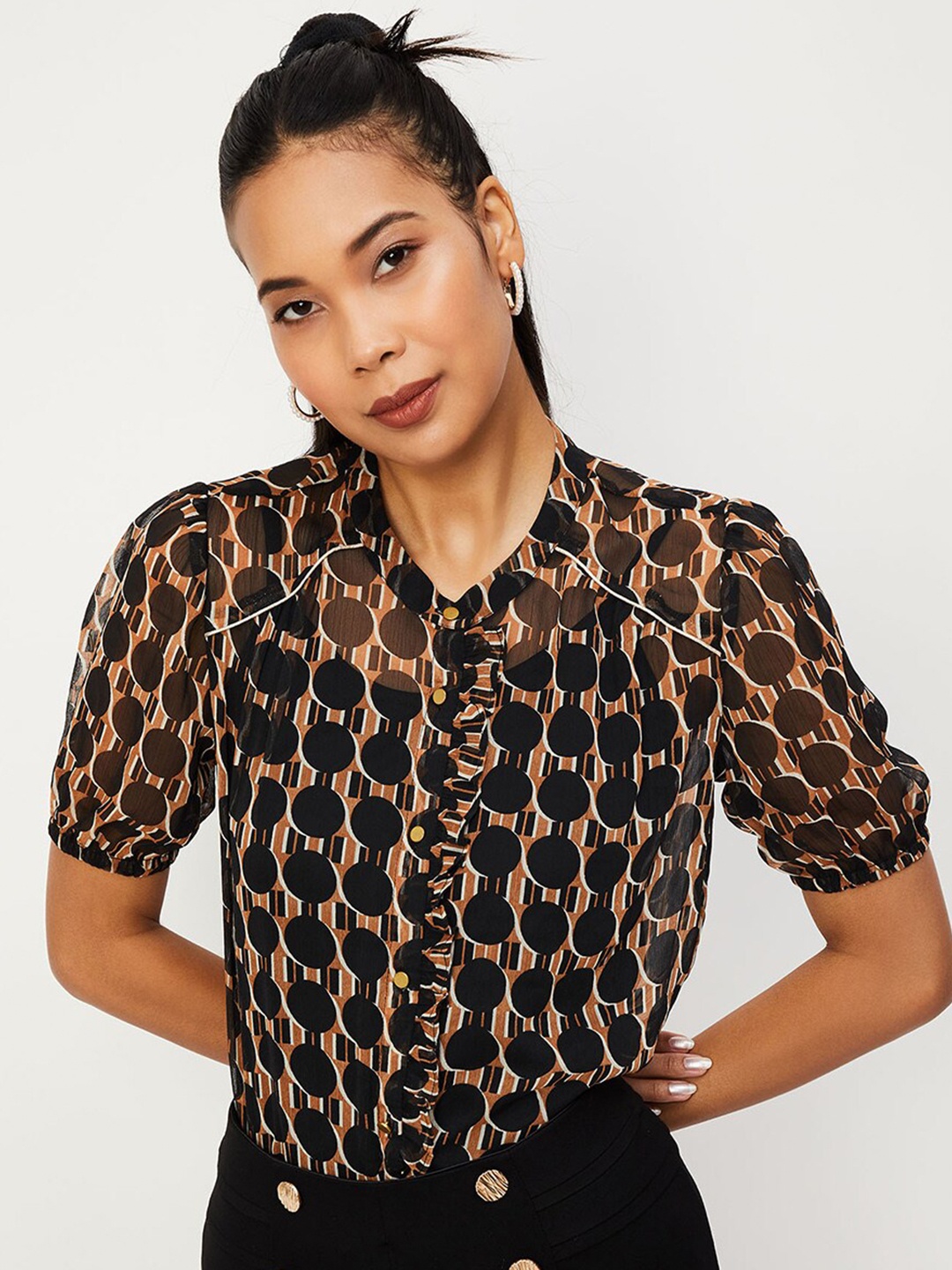 

max Geometric Printed Puffed Sleeves Mandarin Collar Top, Black