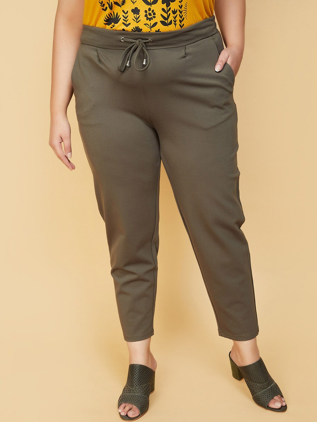 

max Women Plus Size Mid-Rise Trousers, Green