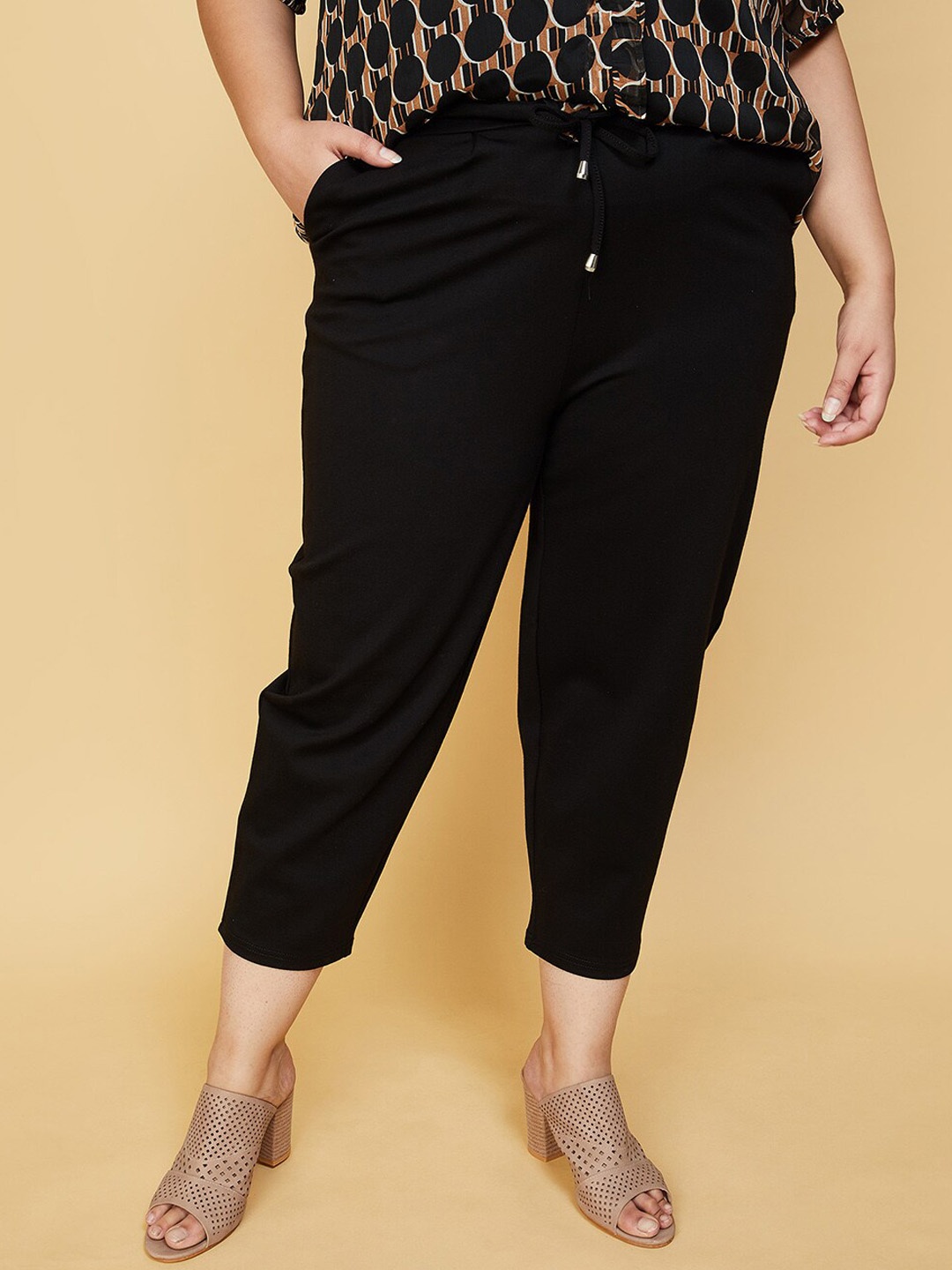 

max Women Plus Size Mid-Rise Trousers, Black