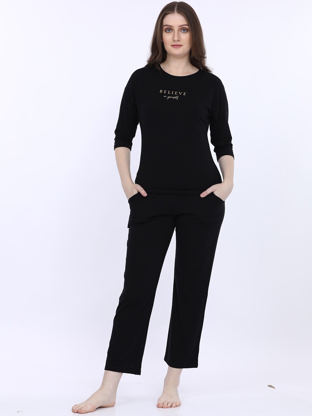 

MAYSIXTY Typography Printed Round Neck Night suit, Black