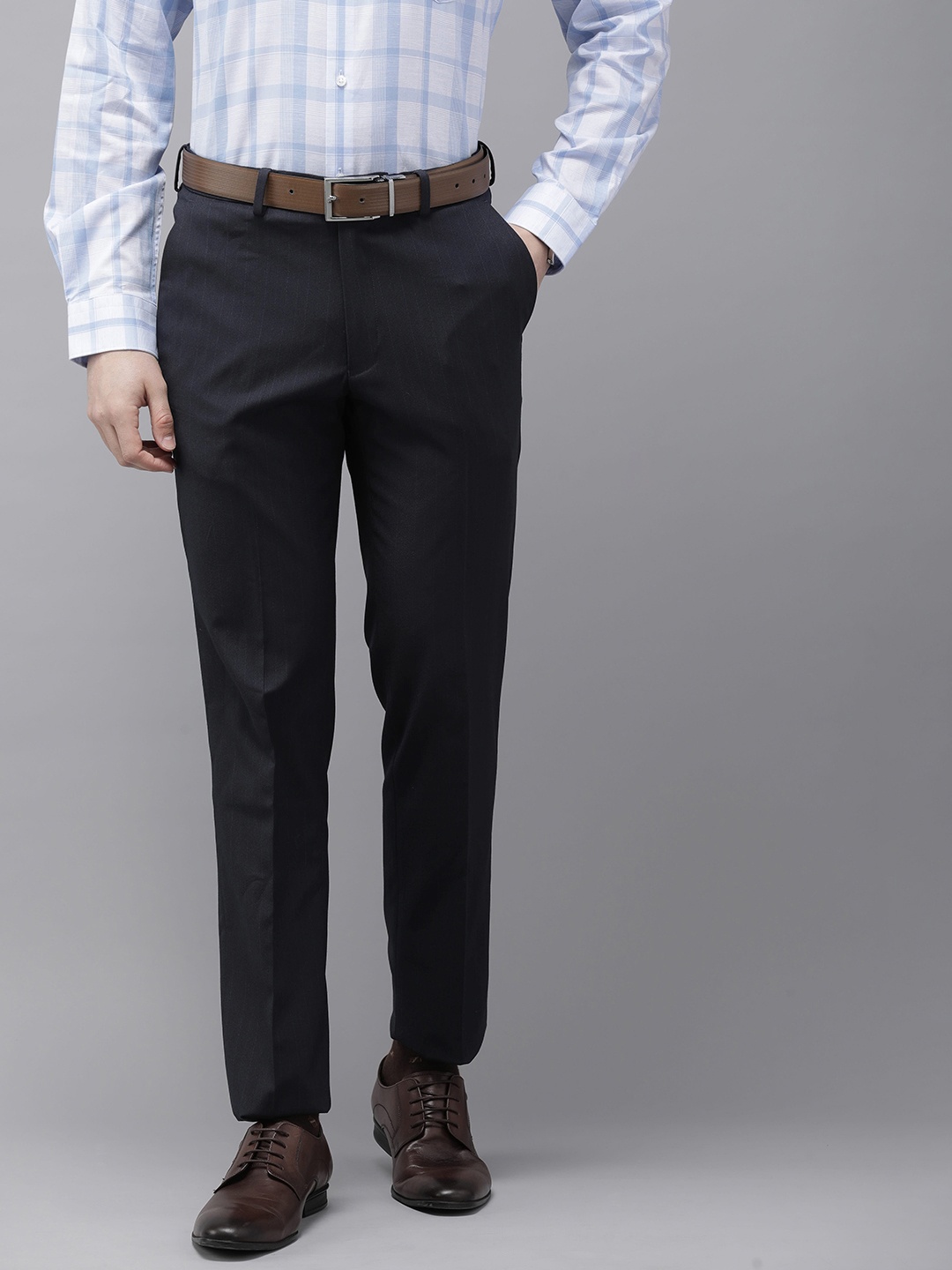 

Van Heusen Men Striped Slim Fit Trousers, Navy blue