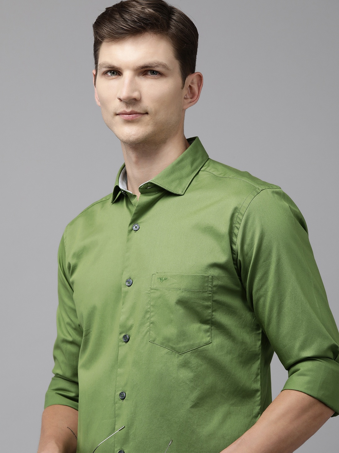 

Park Avenue Solid Slim Fit Pure Cotton Casual Shirt, Green