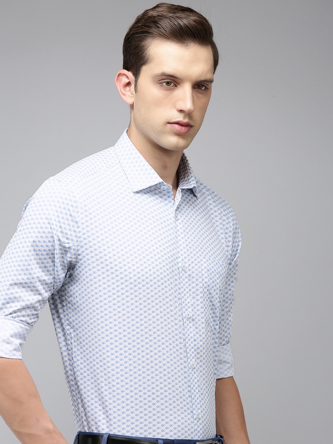 

Park Avenue Men Pure Cotton Printed Formal Shirt, Blue