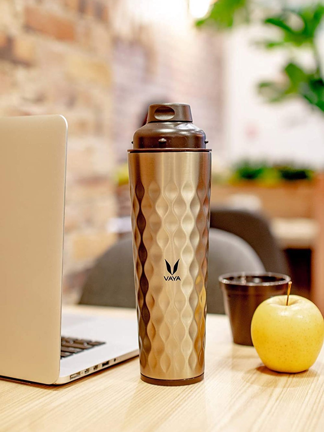 

Vaya Brown Solid Stainless Steel Water Bottle with 2 Cups 600ml