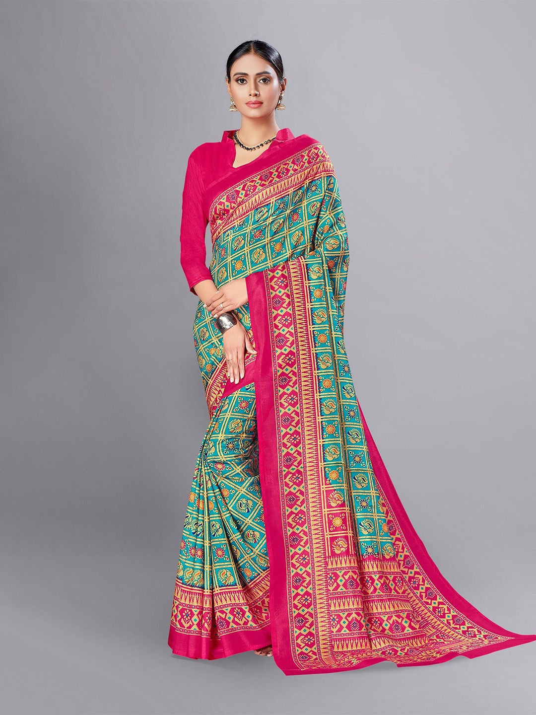 

VIMLA Ethnic Motifs Printed Saree, Green