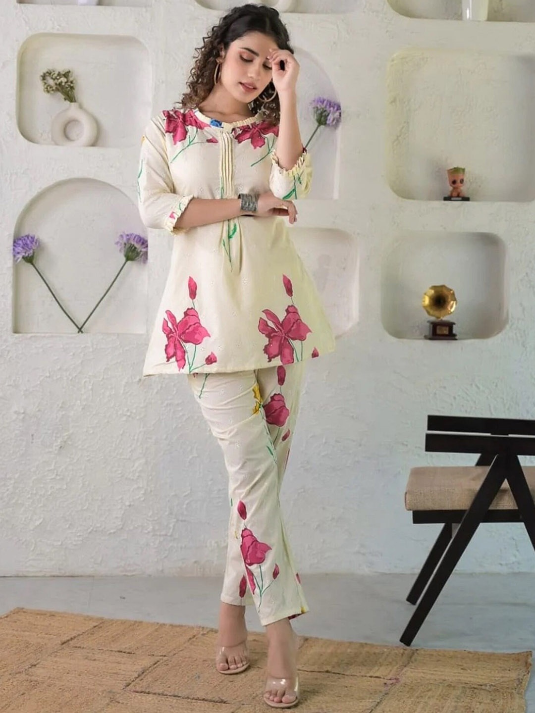 

SIDYAL Women Floral Printed Top And Trouser, Off white