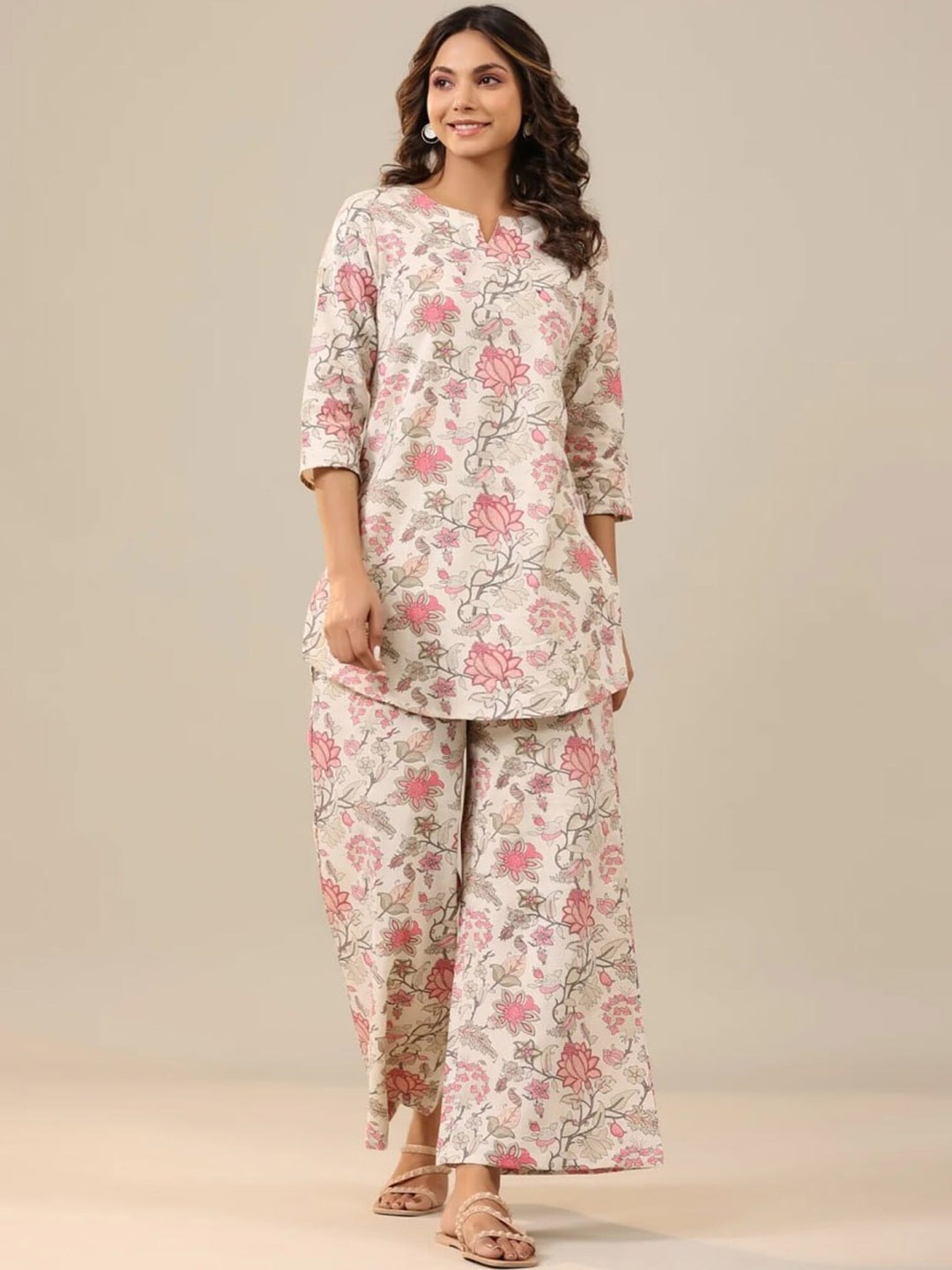 

SIDYAL Floral Printed Round Neck Straight Kurti With Palazzos, White