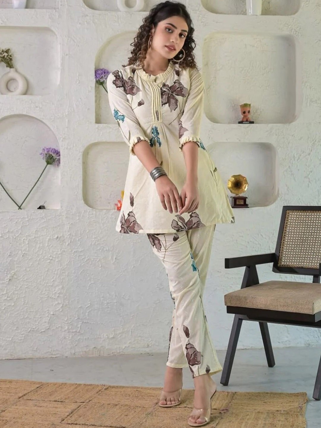 

SIDYAL Floral Printed Straight A-Line Kurta With Trouser, Off white