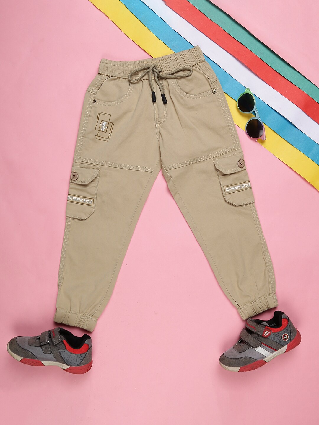 

V-Mart Boys Twill Mid Rise Cotton Cargo Joggers, Beige