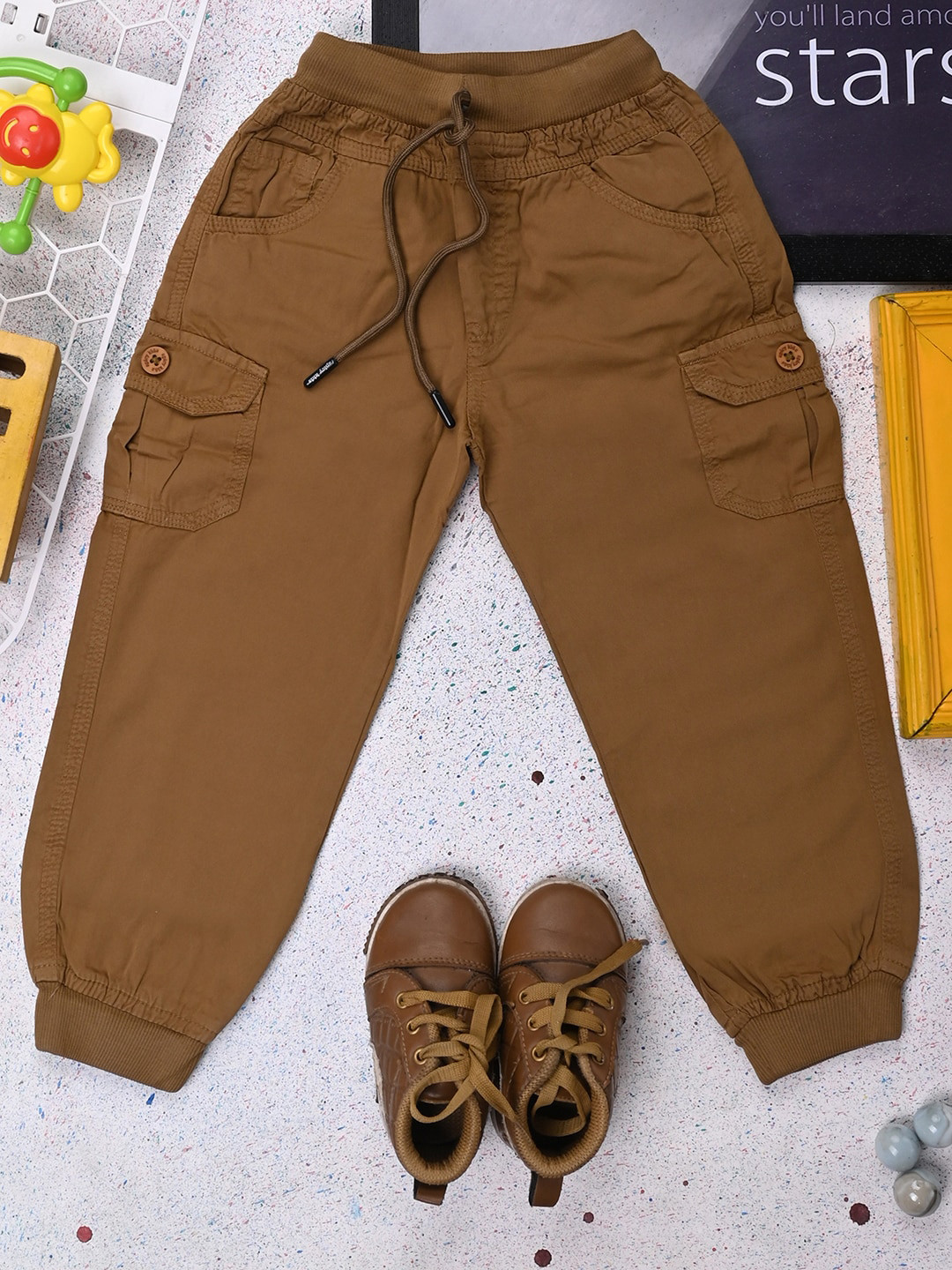 

V-Mart Boys Twill Mid Rise Cotton Cargos Trousers, Brown