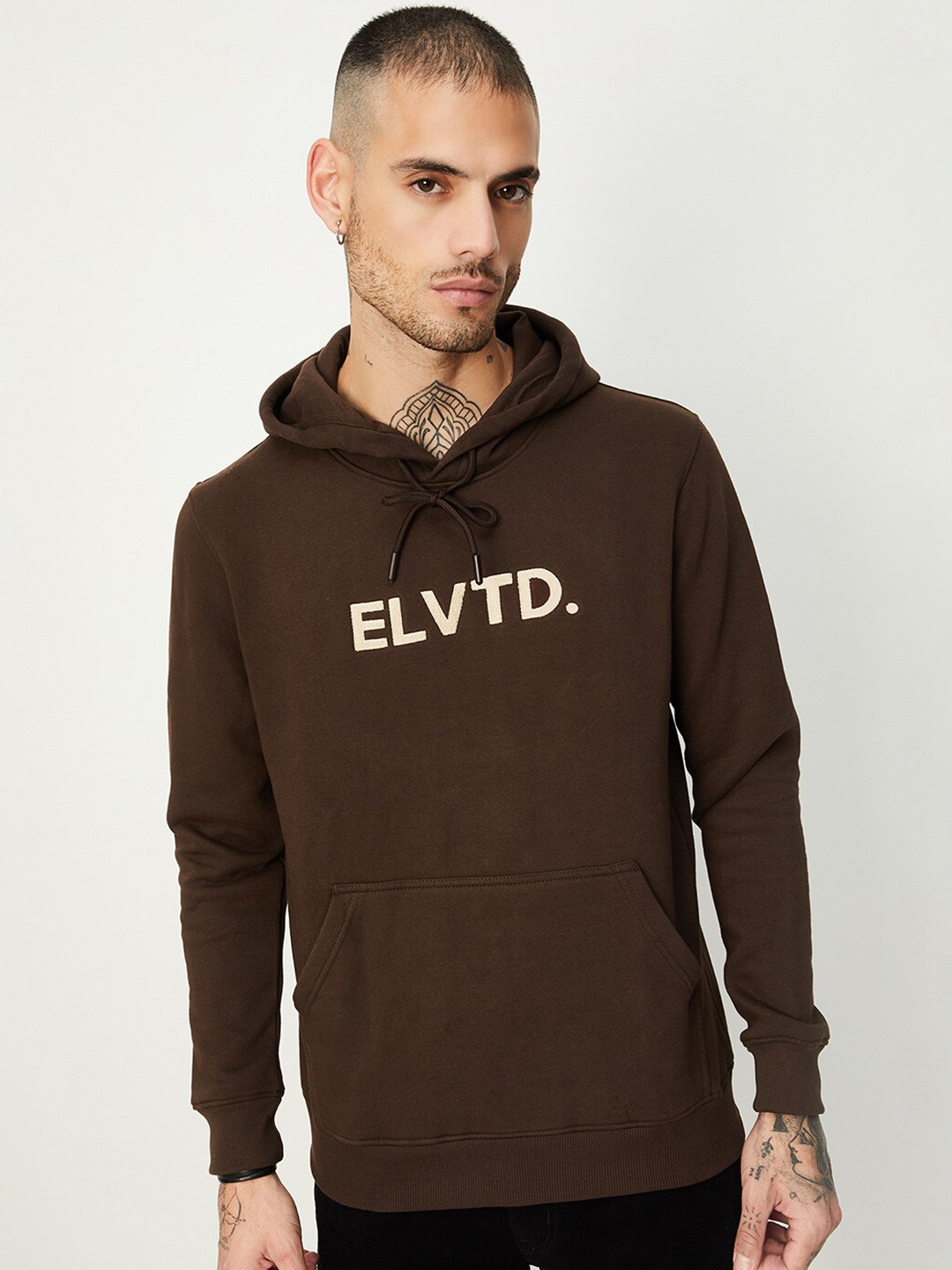 

max Typography Printed Hooded Neck Long Sleeve Pullover Sweatshirt, Brown