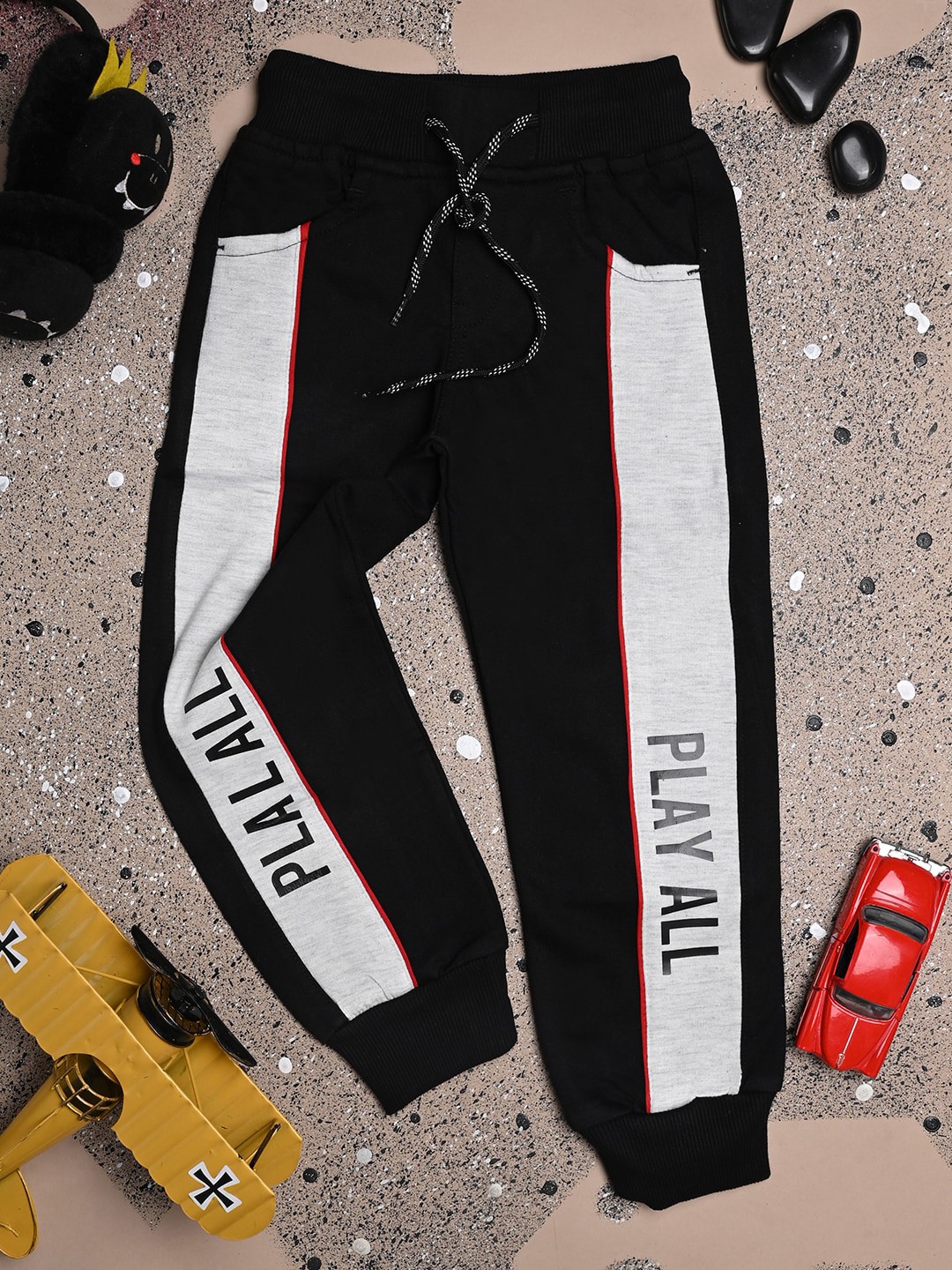 

V-Mart Boys Mid-Rise Colourblocked Joggers, Black