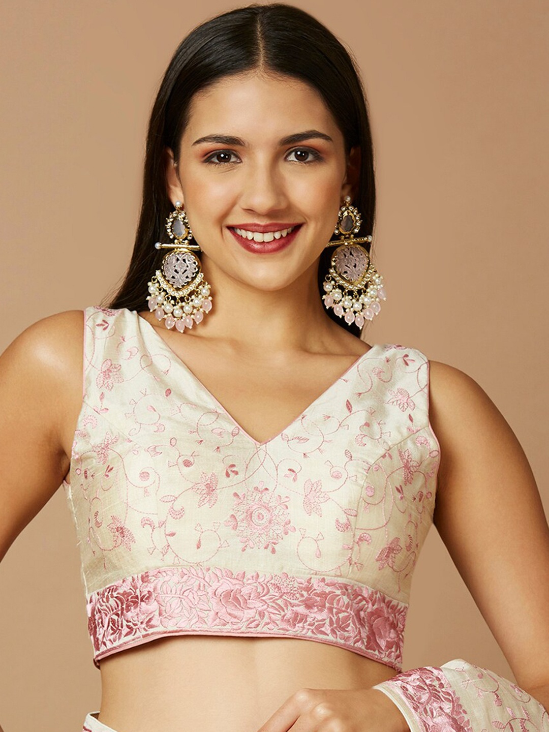 

SALWAR STUDIO Floral Embroidered V-Neck Silk Thread Work Saree Blouse, Off white
