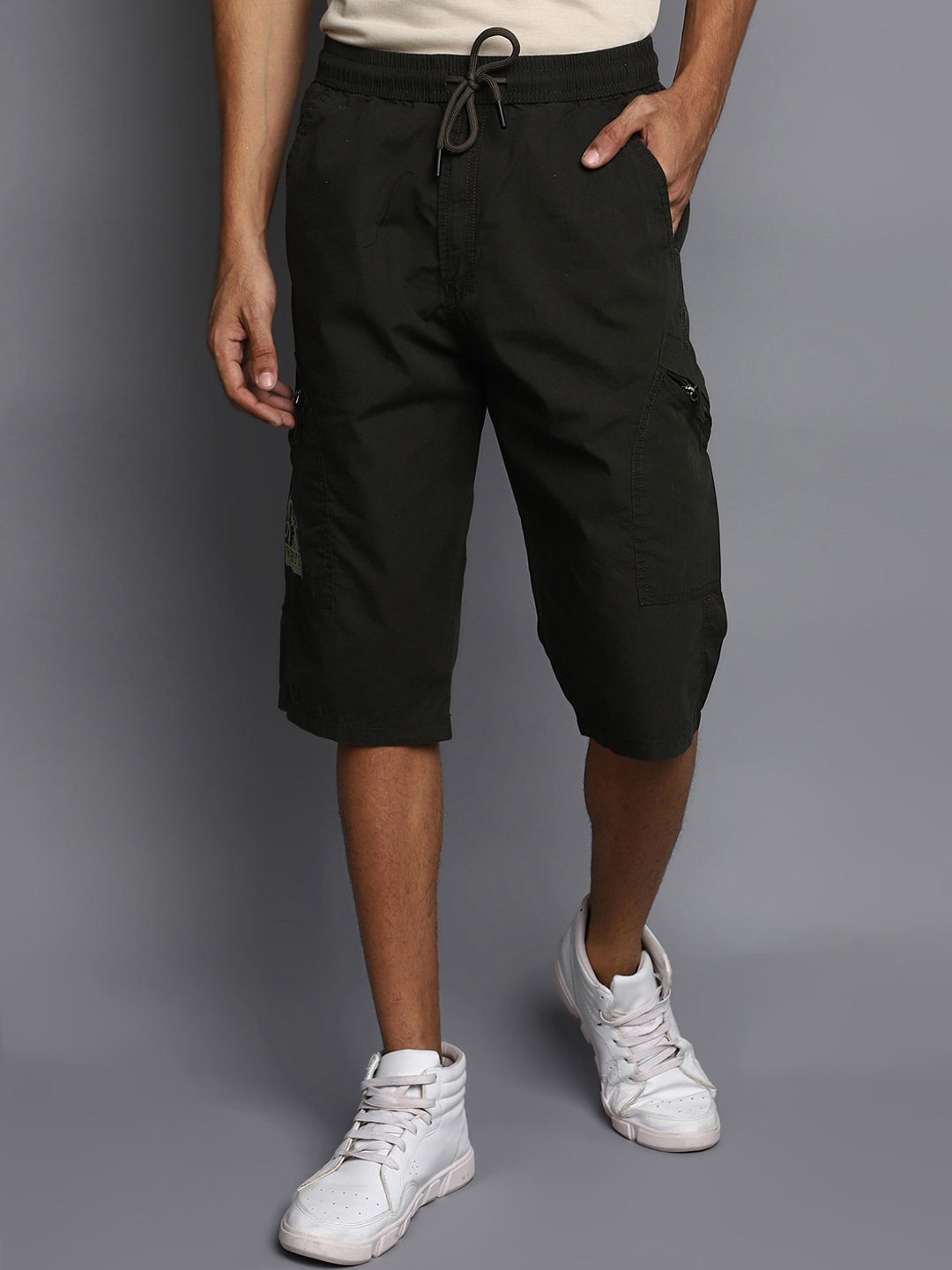 

V-Mart Men Mid-Rise Cotton Cargo Shorts, Green