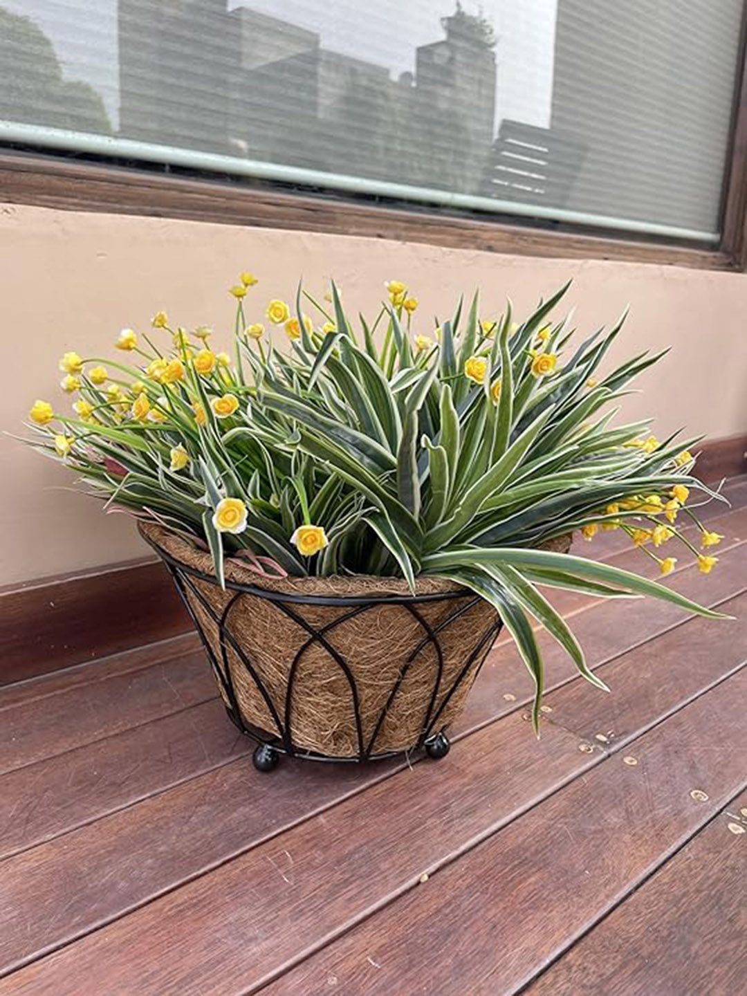

Garden Deco Brown & Black Metal Floor Basket with Coir Liner Planter