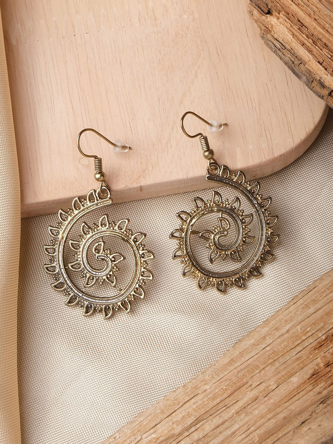 

XPNSV Gold-Plated Contemporary Drop Earrings