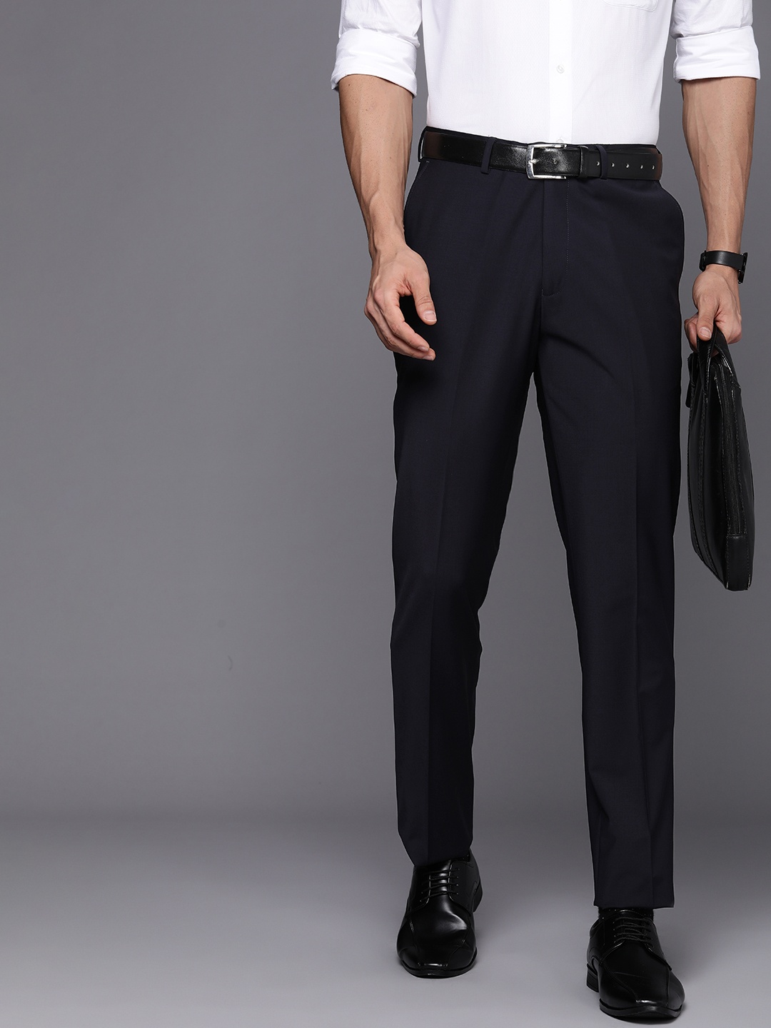 

SUITLTD Men Smart Solid Slim Fit Formal Trousers, Navy blue