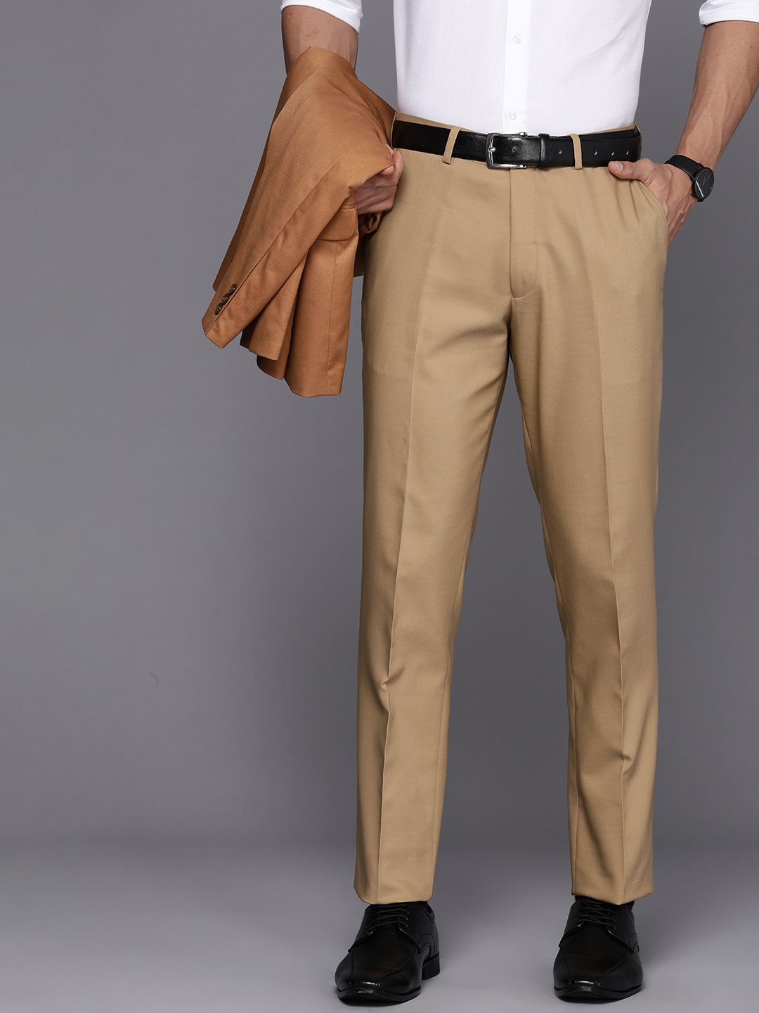 

SUITLTD Men Smart Solid Slim Fit Formal Trousers, Beige