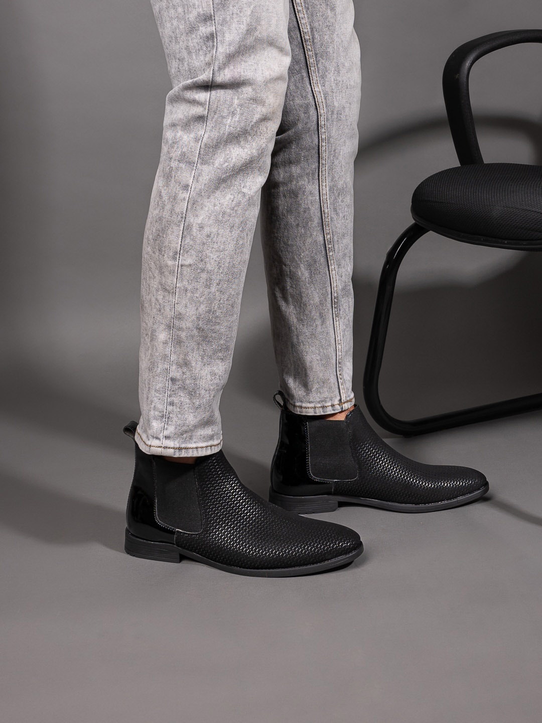 

Hydes N Hues Men Mid Top Leather Chelsea Boots, Black