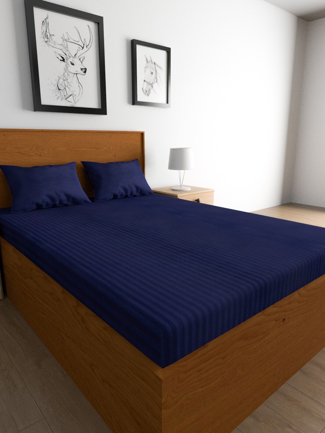 

TEAL BY CHUMBAK Navy Blue Printed 210 TC King Bedsheet with 2 Pillow Covers