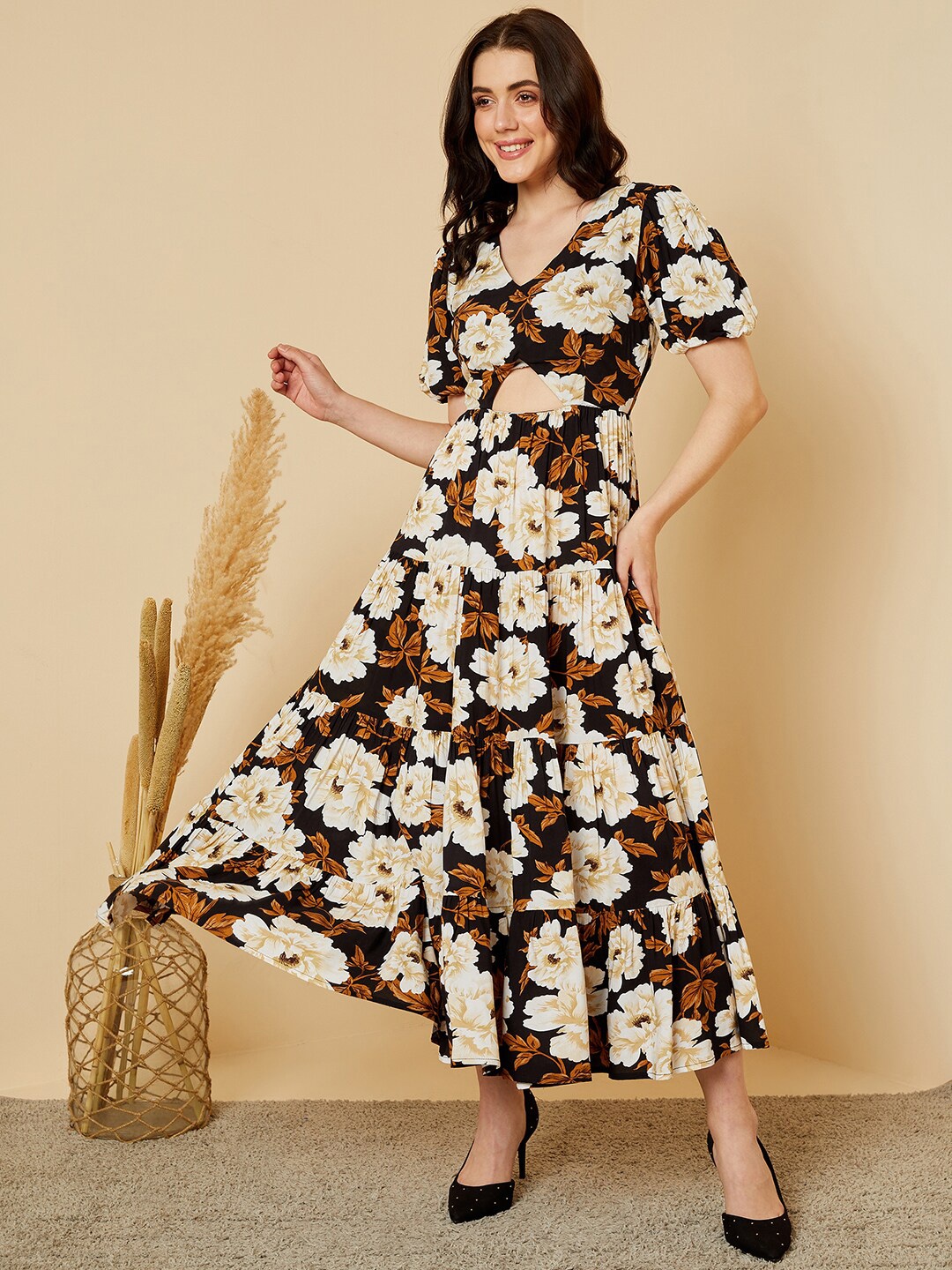 

MAGRE Black & Beige Floral Printed Cut-Out Detailed Tiered Puff Sleeves Fit & Flare Dress