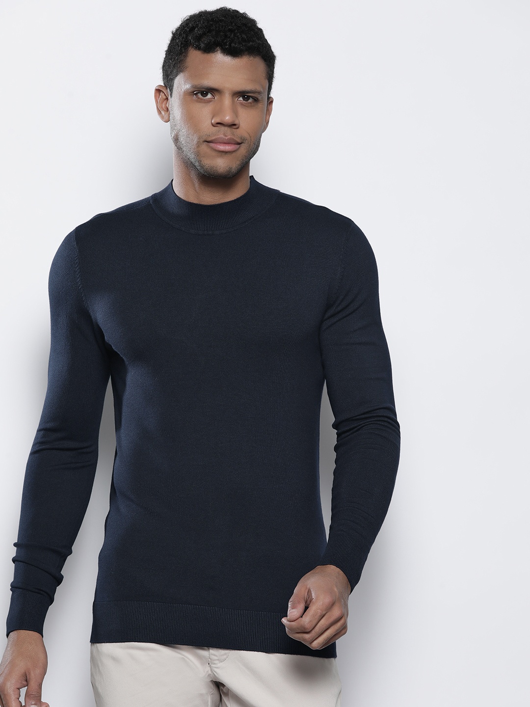 

Petrol Solid Round Neck Pullover, Navy blue