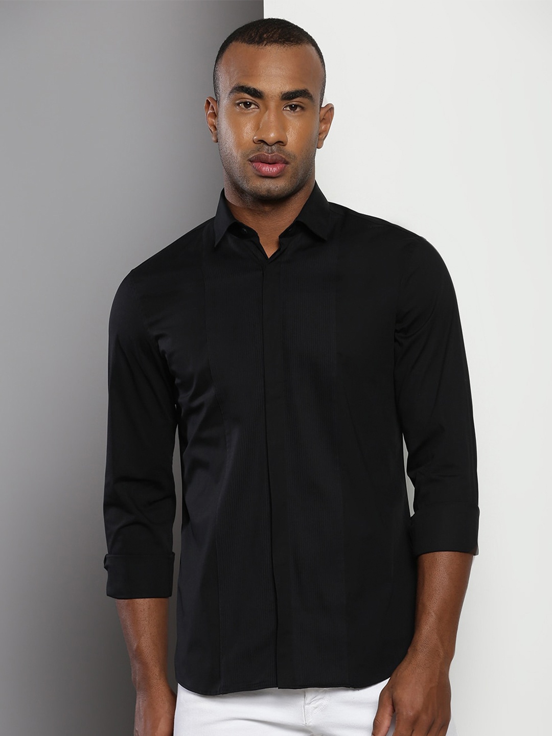 

Calvin Klein Jeans Spread Collar Slim Fit Casual Shirt, Black