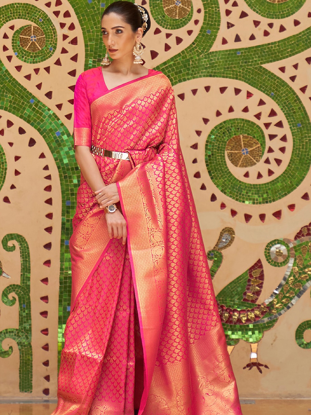 

DEVATITHI Ethnic Motifs Woven Design Silk Blend Kanjeevaram Saree, Pink