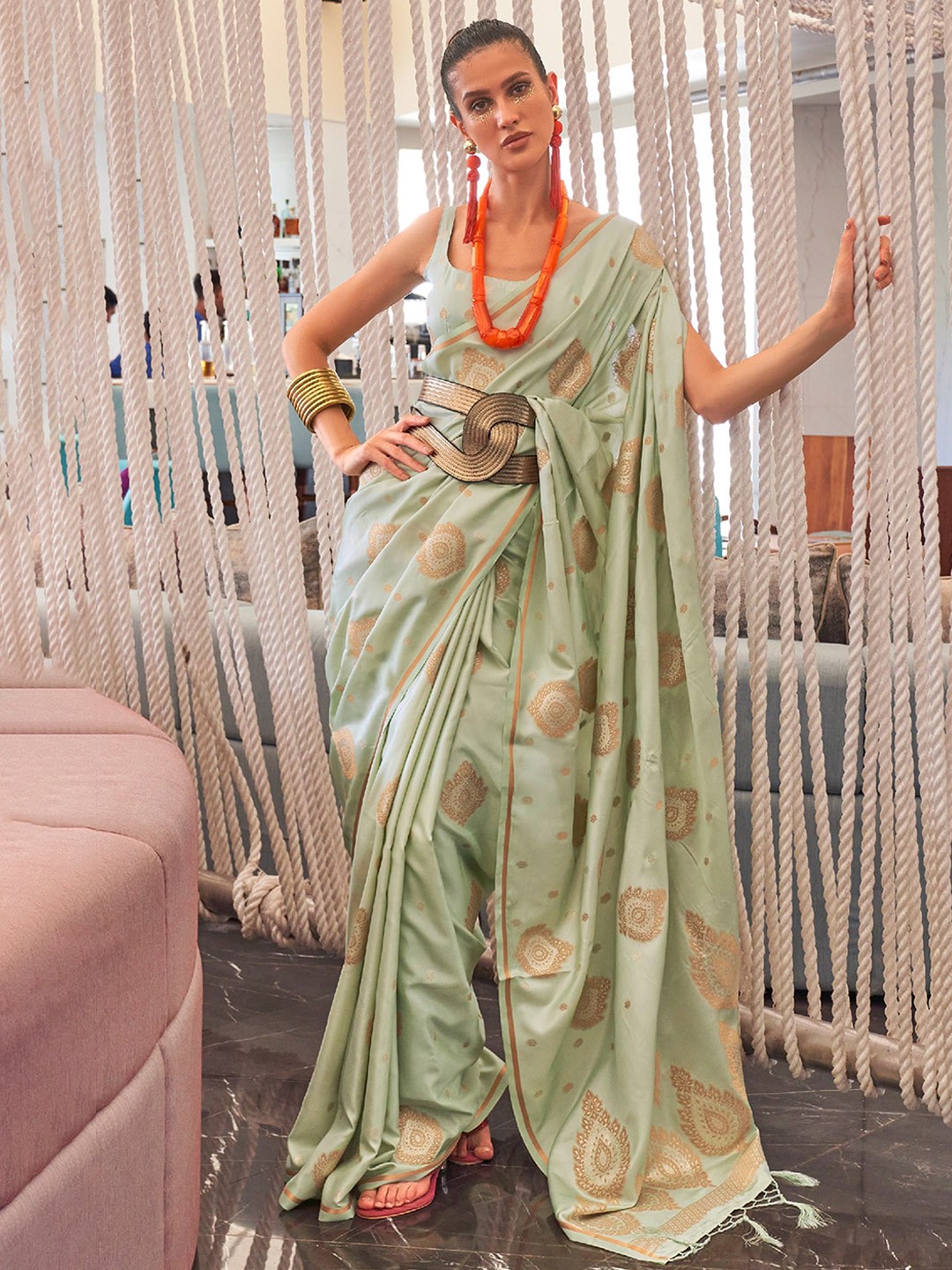 

DEVATITHI Ethnic Motifs Printed Satin Saree, Green