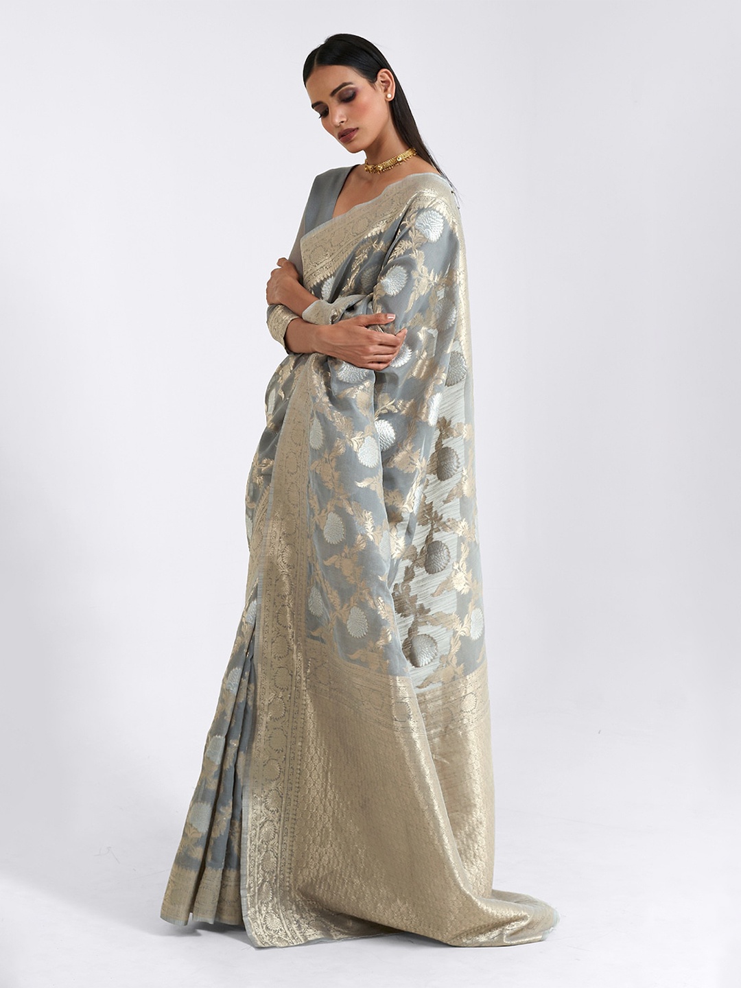 

DEVATITHI Ethnic Motifs Woven Design Zari Saree, Grey