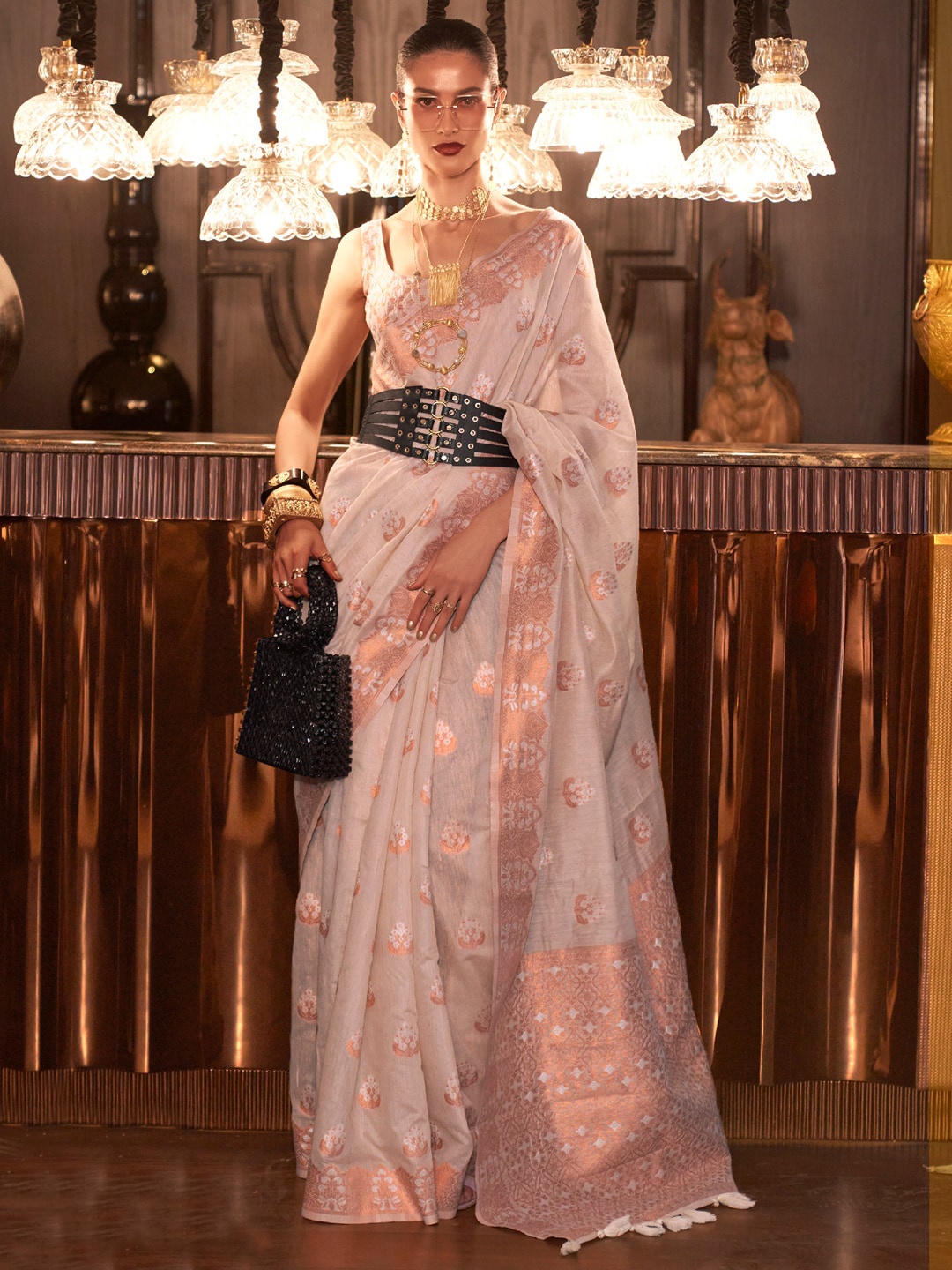 

DEVATITHI Ethnic Motifs Woven Design Linen Blend Saree, White