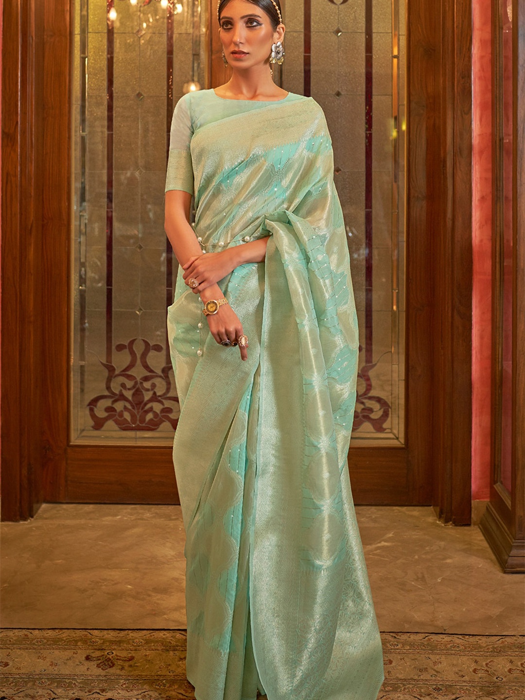 

DEVATITHI Ethnic Motifs Woven Design Saree, Green