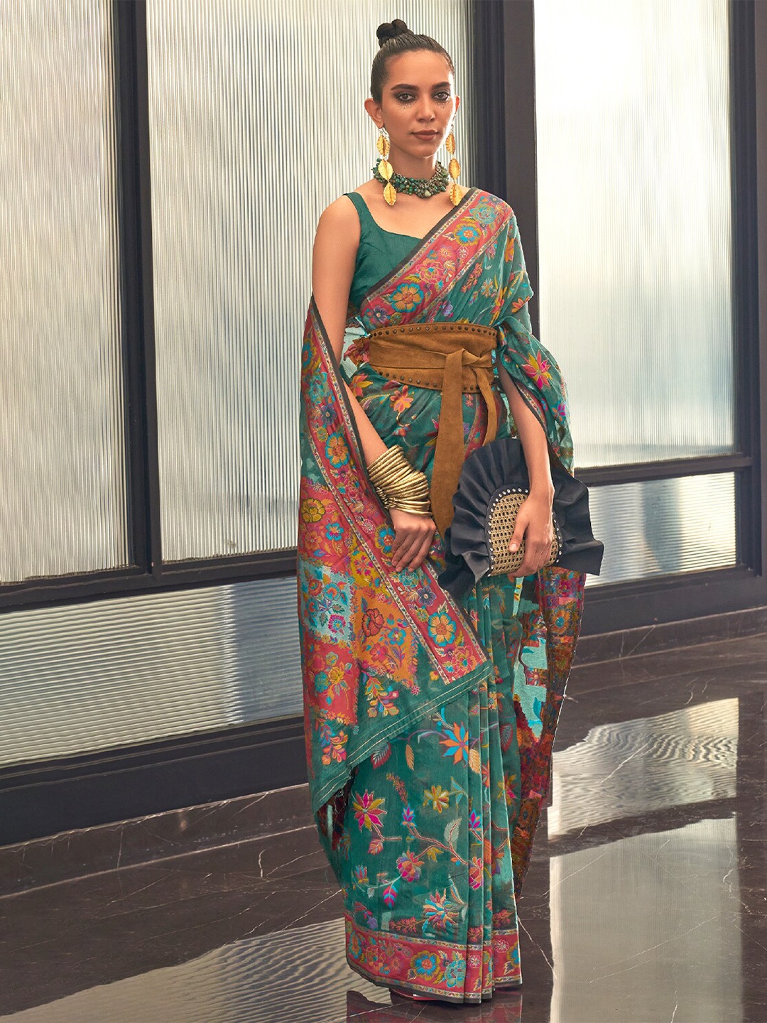 

DEVATITHI Ethnic Motifs Printed Pashmina Saree, Green