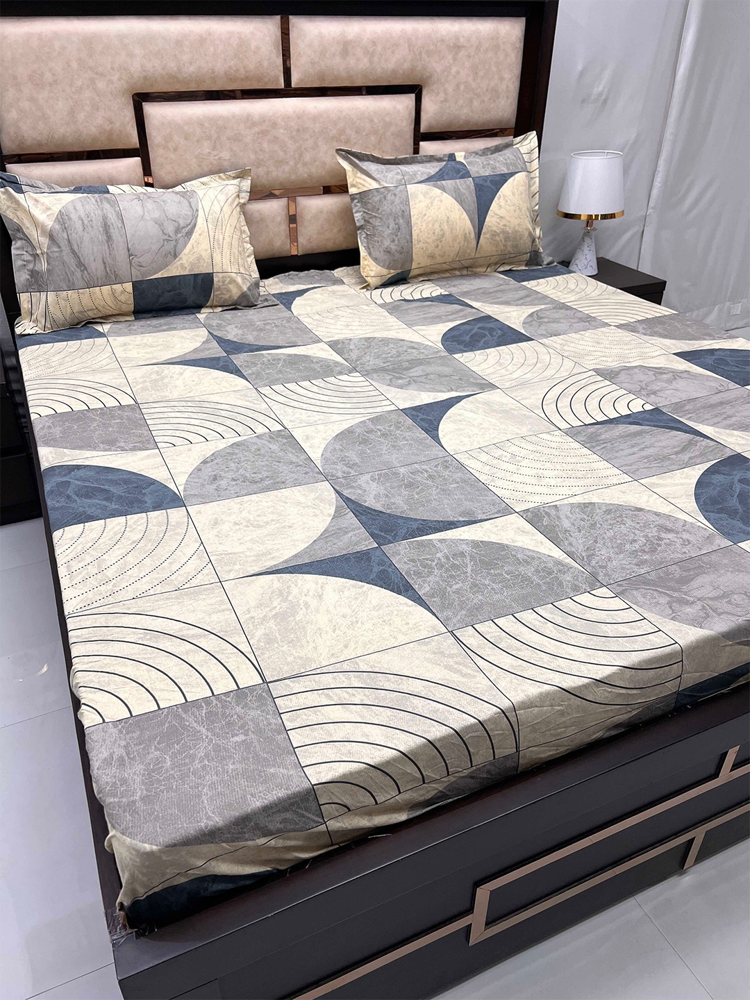 

Pure Decor Beige Printed Pure Cotton 260TC Fitted Super King Bedsheet with 2 Pillow Covers