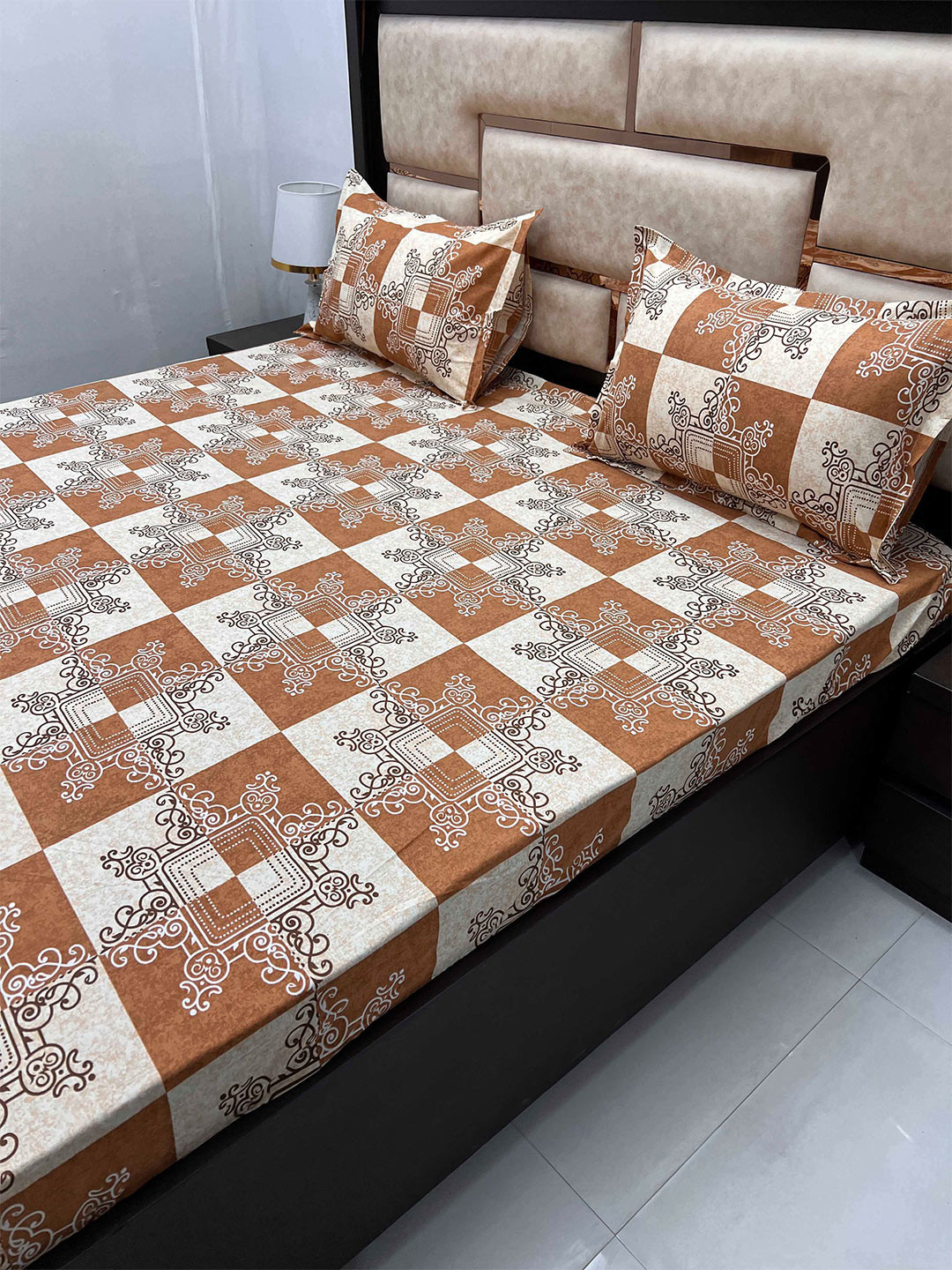 

Pure Decor Brown & White Pure Cotton 260 TC Super King Fitted Bedsheet & 2 Pillow Covers