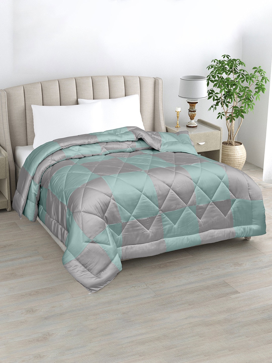 

LINENWALAS Happy Sleeping Silver Toned Checked Vegan Silk AC Room 233 GSM Single Bed Duvet, Turquoise blue