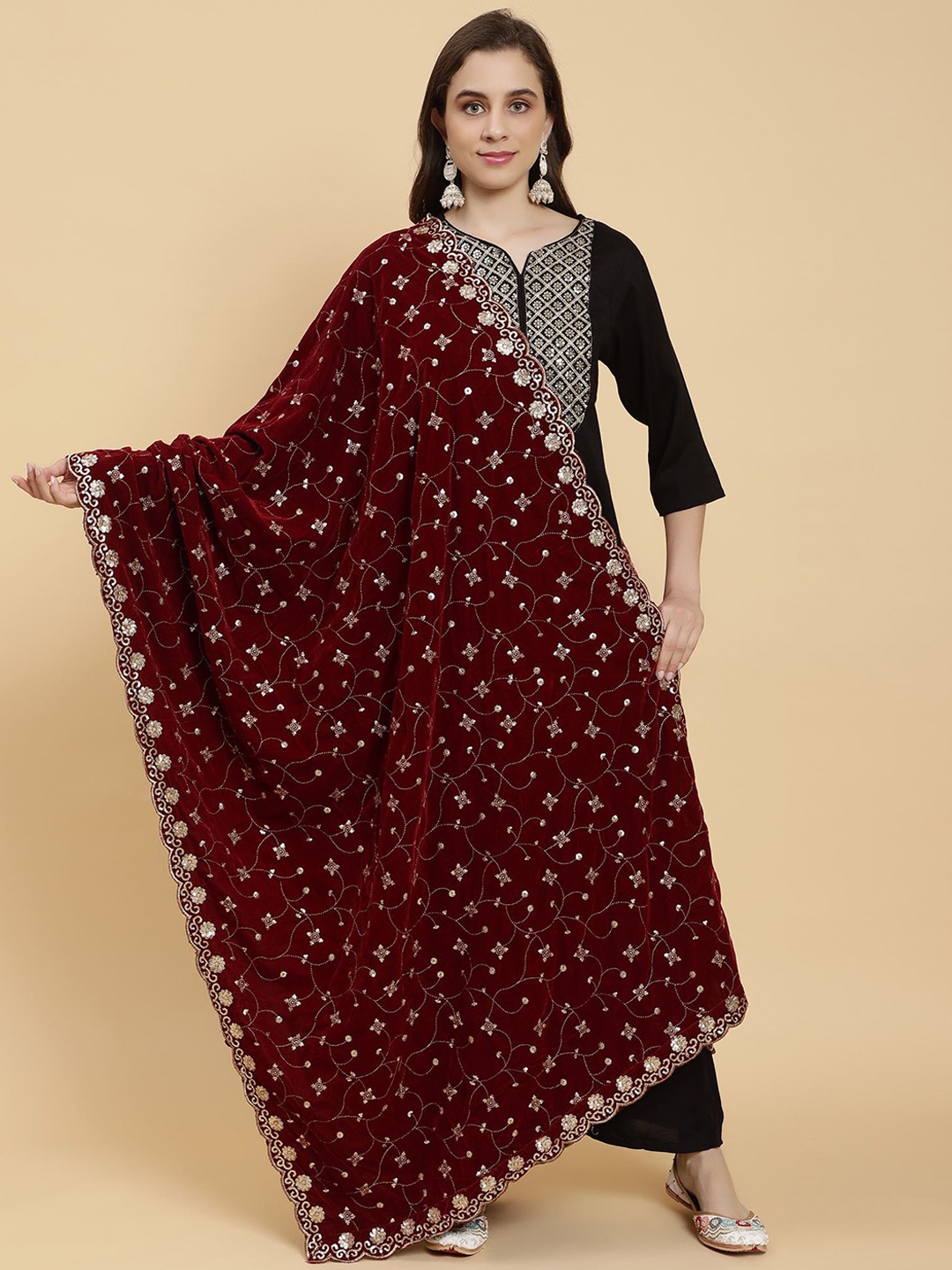 

Moda Chales Floral Embroidered Sequinned Dupatta, Maroon