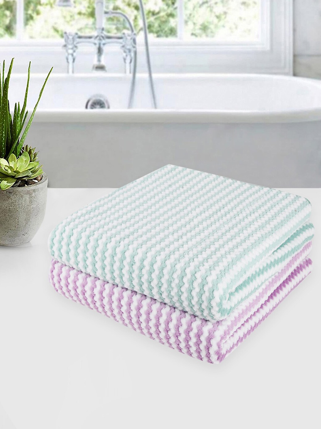 

ROMEE Lavender & Green 2 Pieces Printed 350 GSM Super Soft Microfiber Bath Towels