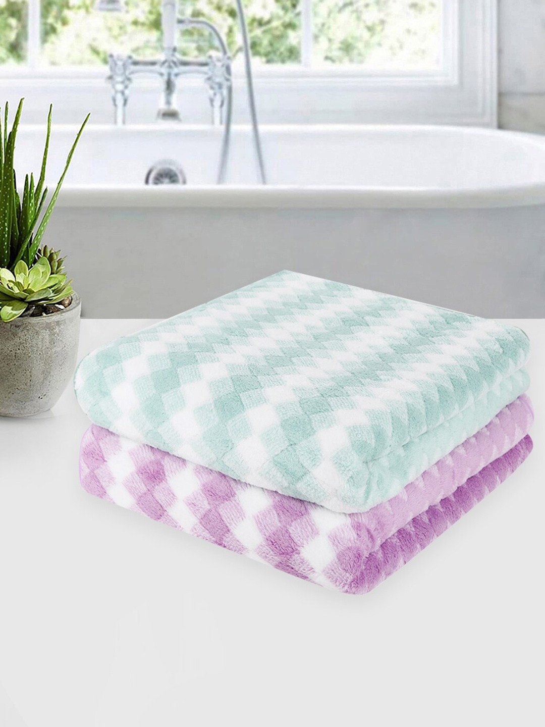 

ROMEE Lavender & Green 2 Pieces Printed 350 GSM Super Soft Microfiber Bath Towels