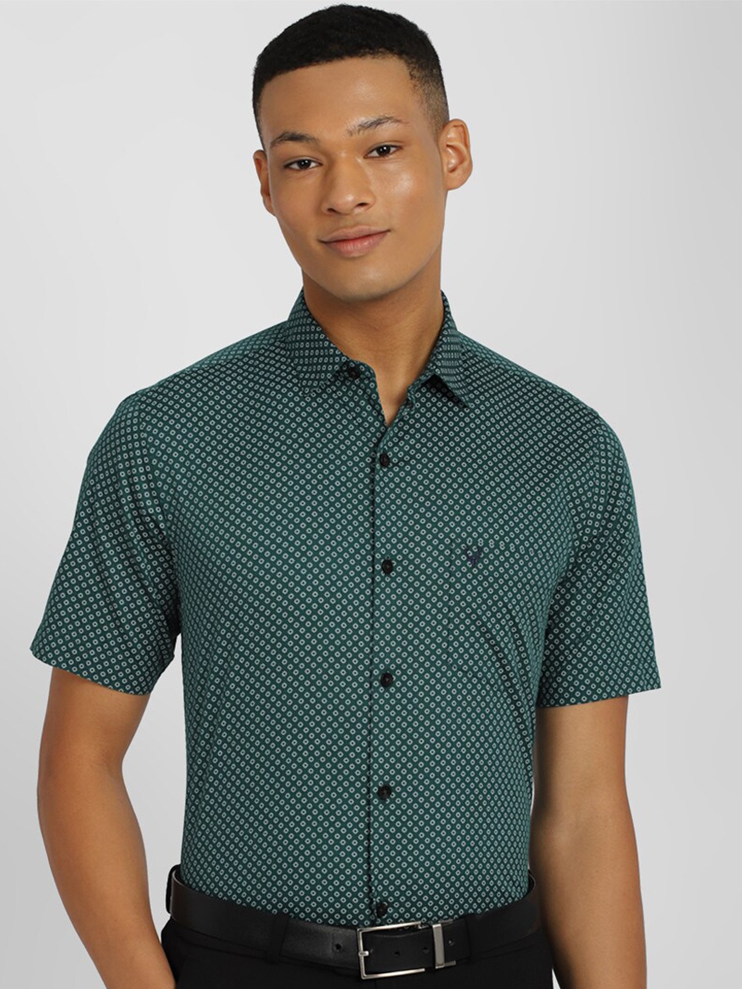 

Allen Solly Slim Fit Micro Ditsy Printed Pure Cotton Formal Shirt, Green